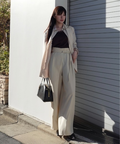 SENEE（セニー）の「wrap tuck high waist pants（ラップタックハイウエストパンツ）（スラックス・レディース・アイボリー/ブラック・MEDIUM/SMALL）」の3枚目の写真