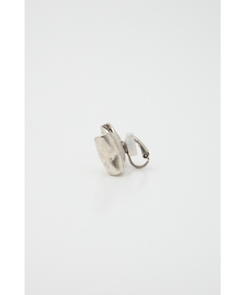 SLY（スライ）の「BOLD RIBBON EARRING ボールドリボンイヤリング（イヤリング・レディース・ゴールド/シルバー・FREE）」の4枚目の写真