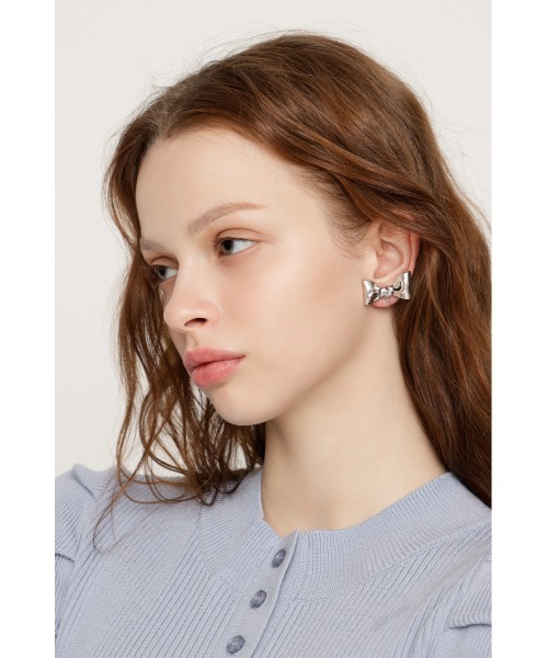 SLY（スライ）の「BOLD RIBBON EARRING ボールドリボンイヤリング（イヤリング・レディース・ゴールド/シルバー・FREE）」の7枚目の写真