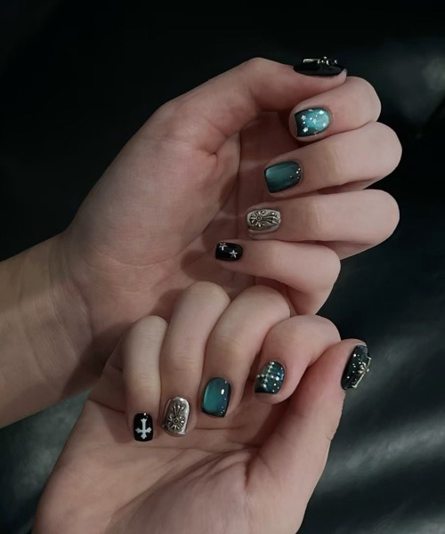 クロスモチーフ ブルーマグネットネイル風 ネイルチップ ショート
