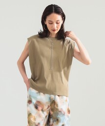 SLOANE（スローン）の「【別注】スタイリスト佐藤佳菜子 × SLOANE / リブ クルーネック フレンチスリーブ トップス（Tシャツ/カットソー）」