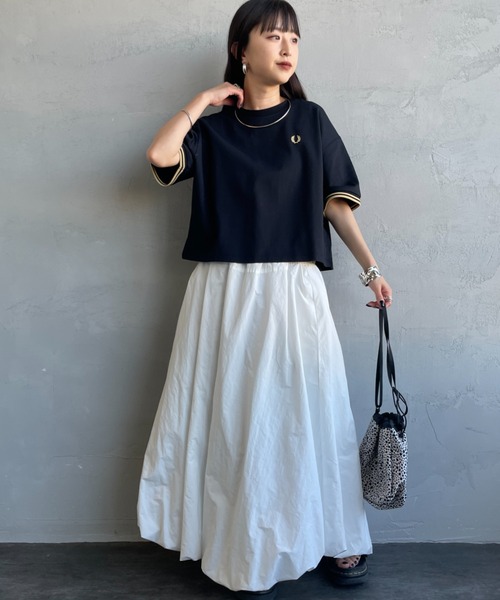 FRED PERRY（フレッドペリー）の「[FRED PERRY/フレッドペリー] 別注 ツインティップライン ワンポイントロゴ刺繍 ショートポンチTシャツ（Tシャツ/カットソー・レディース・オートミール/チャコールグレー/ブラック/ホワイト・8/10）」の9枚目の写真