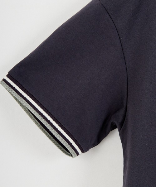 FRED PERRY（フレッドペリー）の「[FRED PERRY/フレッドペリー] 別注 ツインティップライン ワンポイントロゴ刺繍 ショートポンチTシャツ（Tシャツ/カットソー・レディース・オートミール/チャコールグレー/ブラック/ホワイト・8/10）」の6枚目の写真