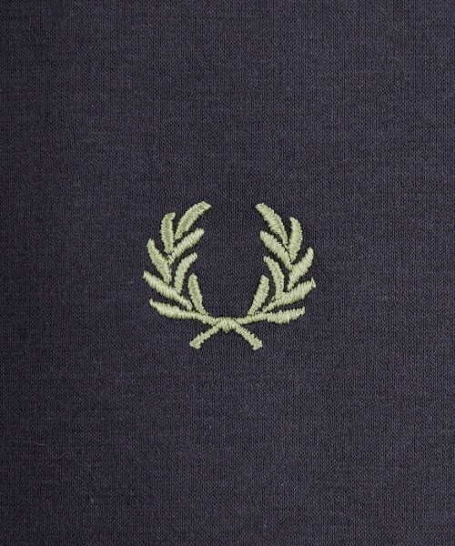 FRED PERRY（フレッドペリー）の「[FRED PERRY/フレッドペリー] 別注 ツインティップライン ワンポイントロゴ刺繍 ショートポンチTシャツ（Tシャツ/カットソー・レディース・オートミール/チャコールグレー/ブラック/ホワイト・8/10）」の7枚目の写真