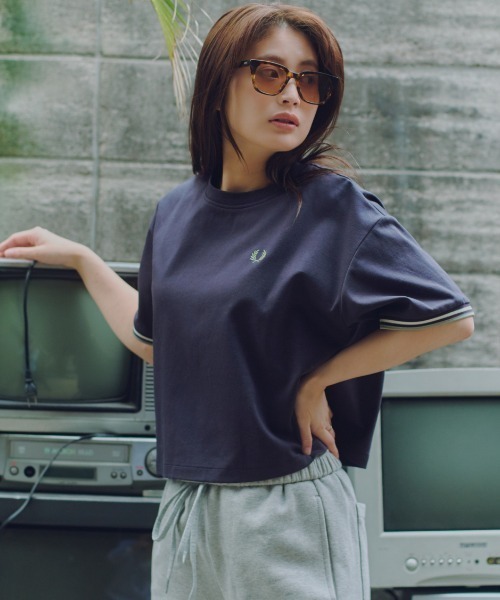 雙條紋邊重點LOGO刺繡短版厚T恤
