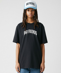 ROYALLIFE（ロイヤルライフ）の「アーチロゴオーバーサイズ半袖Tシャツ (RL2571 Arch Logo Oversized Tee) - ブラック（Tシャツ/カットソー）」