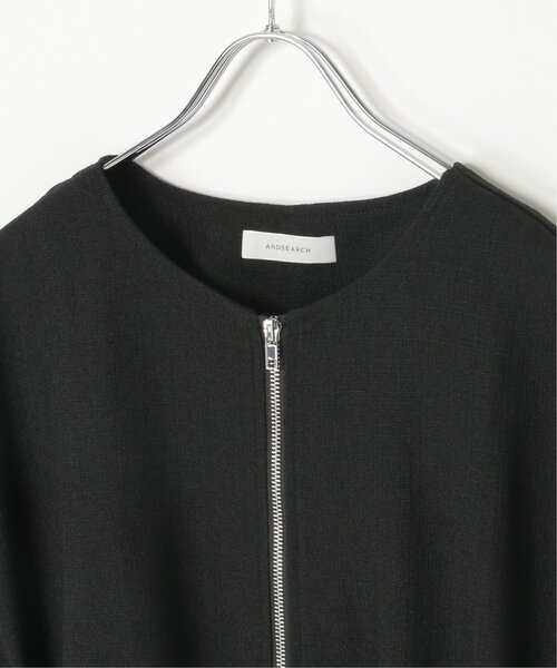 notch.(ノッチ)の「ツイードライクジップベスト(ダウンベスト・レディース・ベージュ/ブラック・M)」の7枚目の写真