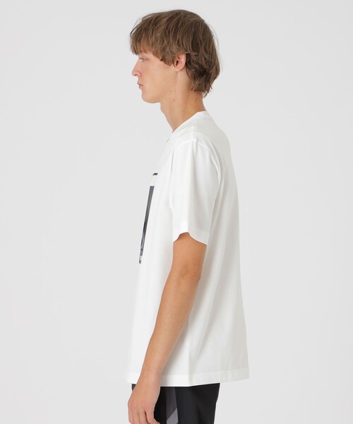 BLACK LABEL CRESTBRIDGE（ブラックレーベル・クレストブリッジ）の「【一部店舗限定】ボックスロゴグラフィックTシャツ（Tシャツ/カットソー・メンズ・オフホワイト/ブラック・XL/L/M）」の4枚目の写真