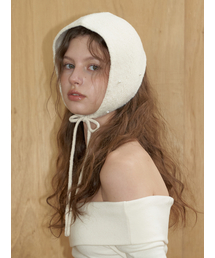 KINDABABY（カインダベイビー）の「cozy pearl ear muffler - cream（キャップ）」