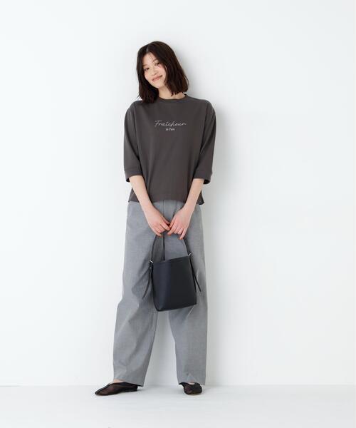 human woman(ヒューマンウーマン)の「◆ミニ裏毛ロゴトレーナー(Tシャツ/カットソー・レディース・ブルー/ホワイト/ホワイト系その他/ライトグリーン/グレー系その他・MEDIUM)」の9枚目の写真