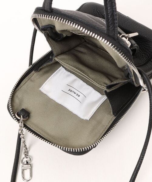 Beau're(ヴュレ)の「【BEAURE】カウレザー ブガッティ型 2WAY ミニショルダー B-25418(ショルダーバッグ・レディース・シルバー/ブラック/ブラウン・FREE)」の4枚目の写真
