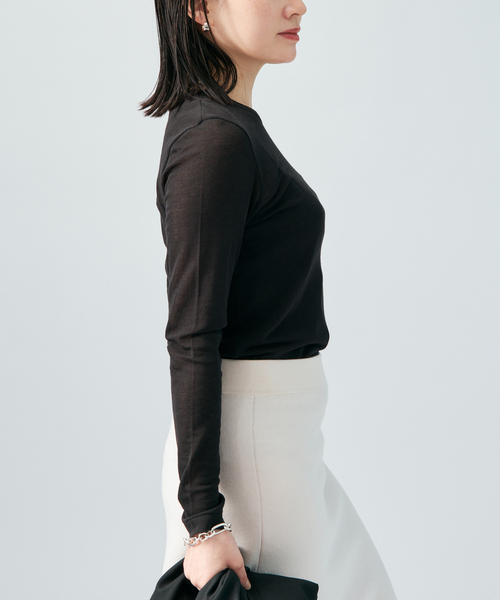 VERMEIL par iena(ヴェルメイユパーイエナ)の「シアーフライス クルーネックロングスリーブプルオーバー(Tシャツ/カットソー・レディース・ブラック/ピンク系その他/ホワイト・FREE)」の11枚目の写真