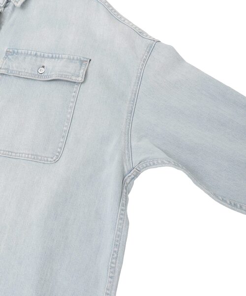 Tiara（ティアラ）の「【HEALTHY DENIM/ヘルシーデニム】デニムシャツ（Almond）（シャツ/ブラウス・レディース・ライトブルー/ブルー・2）」の4枚目の写真