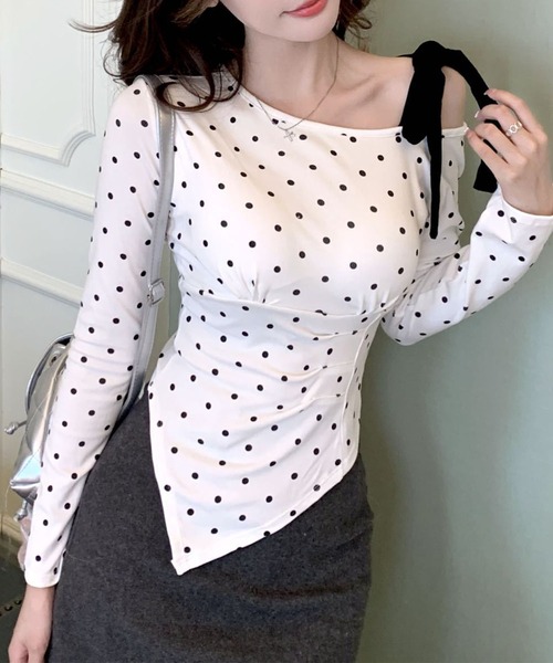 GLAMOROUS JANE(グラマラスジェーン)の「ワンショル肩リボンドット柄トップス(Tシャツ/カットソー・レディース・グレー/ブラック/ホワイト・FREE)」の16枚目の写真