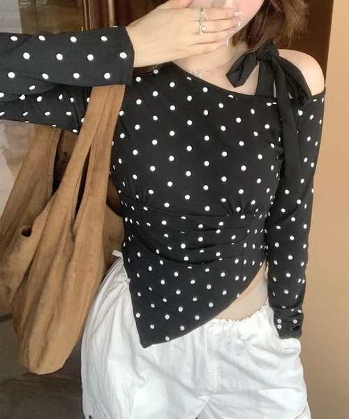 GLAMOROUS JANE(グラマラスジェーン)の「ワンショル肩リボンドット柄トップス(Tシャツ/カットソー・レディース・グレー/ブラック/ホワイト・FREE)」の11枚目の写真