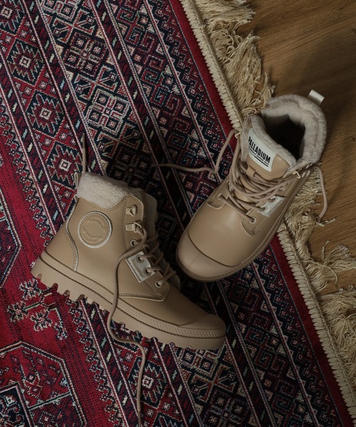 PALLADIUM(パラディウム)の「PAMPA HI SNOW WARM パンパ ハイ スノーウォーム(ブーツ・レディース・ブラック/タン・25cm/24.5cm/24cm/23.5cm/23cm)」の2枚目の写真
