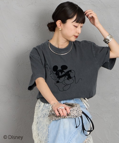 GOOD ROCK SPEED（グッドロックスピード）の「[GOOD ROCK SPEED/グッドロックスピード] 別注 MICKEY MOUSE / フロッキープリントTシャツ / ディズニー（Tシャツ/カットソー・レディース・チャコールグレー・M/L/XL）」の3枚目の写真