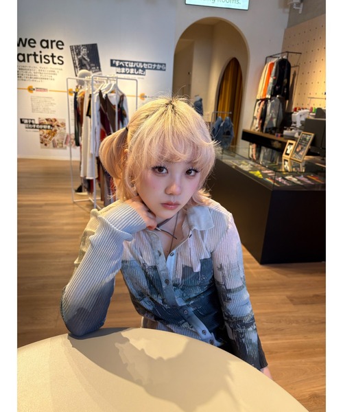 Desigual(デシグアル)の「都市景観プリーツシャツ(Tシャツ/カットソー・レディース・ブラック・L/M/S/XS/XL)」の3枚目の写真