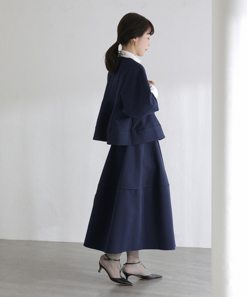 La TOTALITE(ラトータリテ)の「【洗える】ボンディングショートペプラムジャケット(ノーカラージャケット・レディース・アイボリー/ネイビー・FREE)」の8枚目の写真