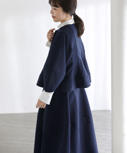 La TOTALITE(ラトータリテ)の「【洗える】ボンディングショートペプラムジャケット(ノーカラージャケット・レディース・アイボリー/ネイビー・FREE)」の11枚目の写真