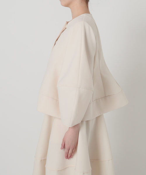 La TOTALITE(ラトータリテ)の「【洗える】ボンディングショートペプラムジャケット(ノーカラージャケット・レディース・アイボリー/ネイビー・FREE)」の13枚目の写真