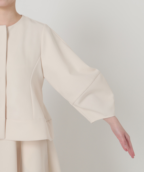 La TOTALITE(ラトータリテ)の「【洗える】ボンディングショートペプラムジャケット(ノーカラージャケット・レディース・アイボリー/ネイビー・FREE)」の16枚目の写真