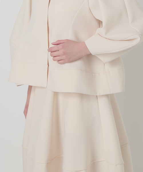 La TOTALITE(ラトータリテ)の「【洗える】ボンディングショートペプラムジャケット(ノーカラージャケット・レディース・アイボリー/ネイビー・FREE)」の17枚目の写真