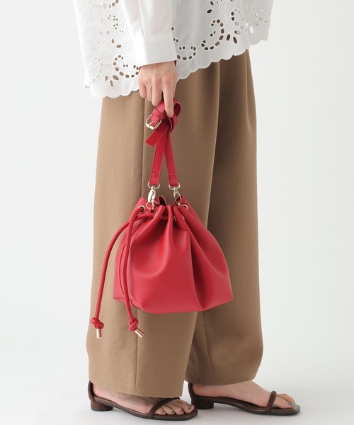 Elura（エルーラ）の「スクエアノットハンドルバッグ/646441（ハンドバッグ・レディース・ブラウン/レッド/ブラック/オフホワイト・FREE）」の4枚目の写真