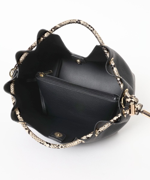 Elura（エルーラ）の「スクエアノットハンドルバッグ/646441（ハンドバッグ・レディース・ブラウン/レッド/ブラック/オフホワイト・FREE）」の15枚目の写真