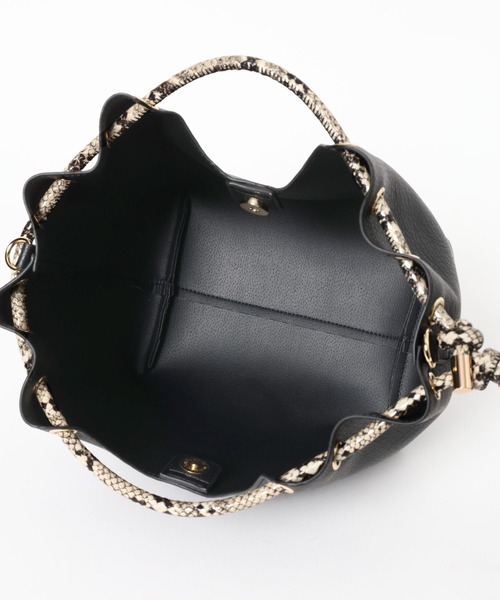 Elura（エルーラ）の「スクエアノットハンドルバッグ/646441（ハンドバッグ・レディース・ブラウン/レッド/ブラック/オフホワイト・FREE）」の16枚目の写真