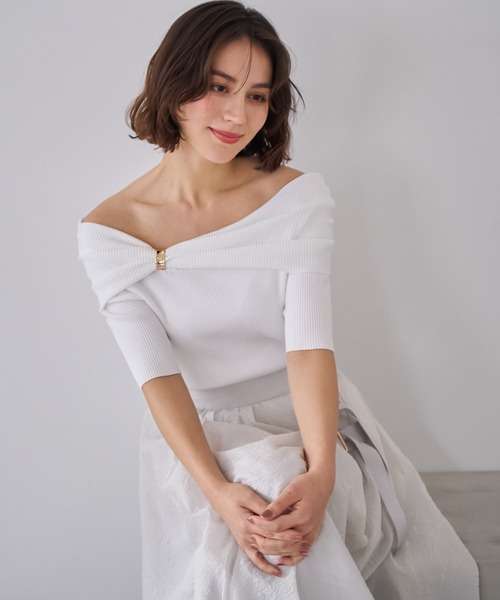 NOELA（ノエラ）の「オフショルパーツデザインニット（ニット/セーター・レディース・ベージュ/ネイビー/オフホワイト・フリー）」の6枚目の写真