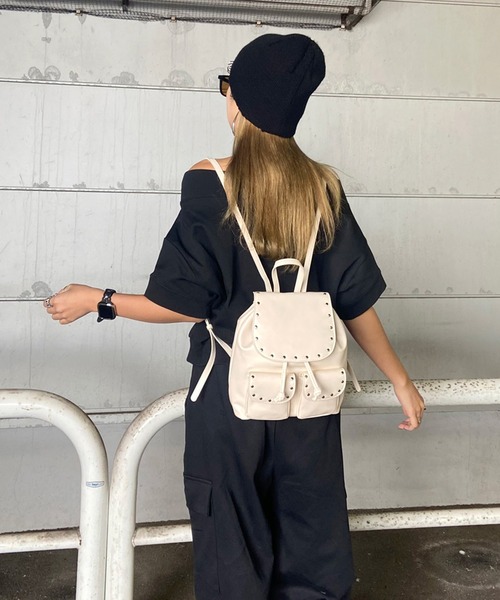 non-hedge(ノンヘッジ)の「スタッズ合成皮革リュックサック(バックパック/リュック・レディース・ブラック/アイボリー/チャコールグレー・FREE)」の5枚目の写真