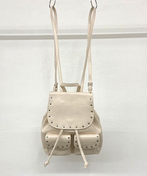 non-hedge(ノンヘッジ)の「スタッズ合成皮革リュックサック(バックパック/リュック・レディース・ブラック/アイボリー/チャコールグレー・FREE)」の11枚目の写真