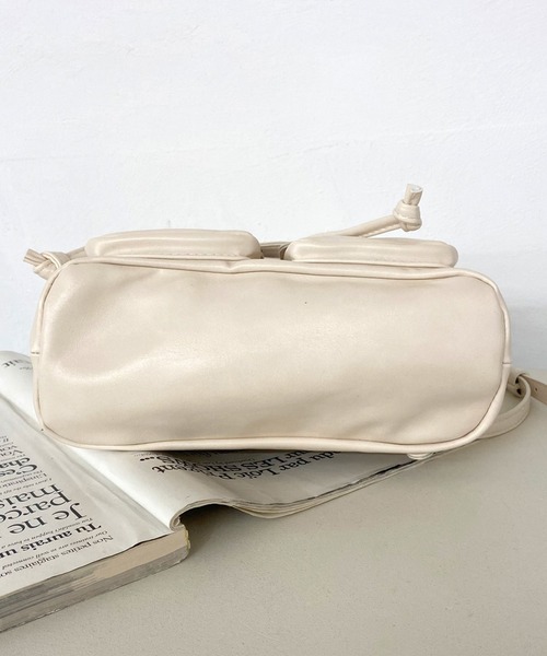 non-hedge(ノンヘッジ)の「スタッズ合成皮革リュックサック(バックパック/リュック・レディース・ブラック/アイボリー/チャコールグレー・FREE)」の15枚目の写真