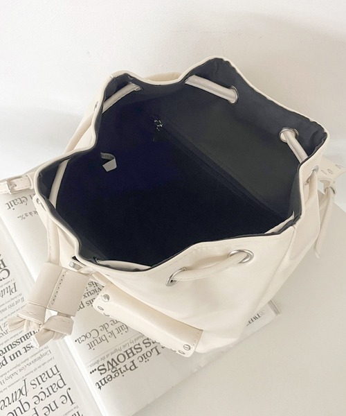 non-hedge(ノンヘッジ)の「スタッズ合成皮革リュックサック(バックパック/リュック・レディース・ブラック/アイボリー/チャコールグレー・FREE)」の17枚目の写真