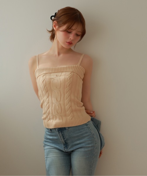 M DOLLY(エムドリー)の「camisole cableknit elio ensemble/キャミソールケーブルニットエリオアンサンブル(アンサンブル・レディース・ブルー/ベージュ・FREE)」の8枚目の写真