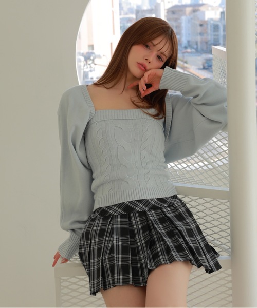 M DOLLY(エムドリー)の「camisole cableknit elio ensemble/キャミソールケーブルニットエリオアンサンブル(アンサンブル・レディース・ブルー/ベージュ・FREE)」の11枚目の写真