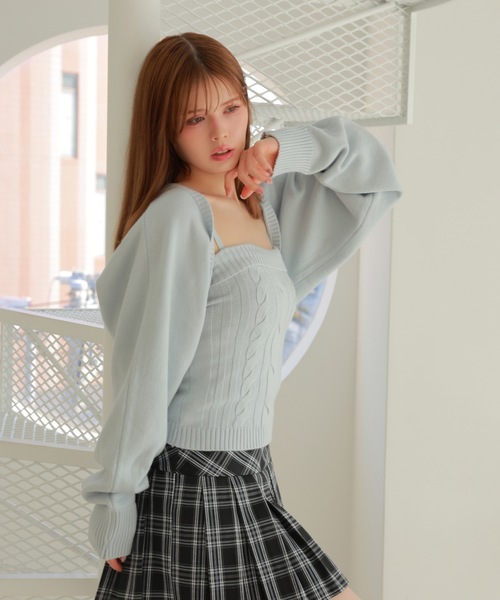 M DOLLY(エムドリー)の「camisole cableknit elio ensemble/キャミソールケーブルニットエリオアンサンブル(アンサンブル・レディース・ブルー/ベージュ・FREE)」の13枚目の写真