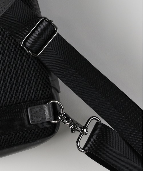 BACK NUMBER(バックナンバー)の「BACK NUMBER(バックナンバー)【メンズ】杢調ポリコンビスリングバッグ(ショルダーバッグ・メンズ・ブラック/グレー・ONE SIZE)」の12枚目の写真