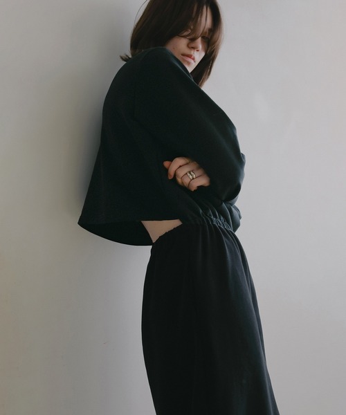 MANOF(マノフ)の「BACK CUT SWEAT DRESS(ワンピース・レディース・ブラック/グレー・F)」の9枚目の写真