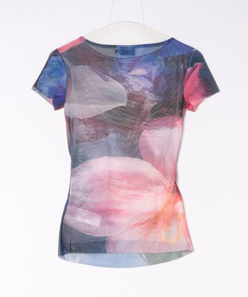 Desigual(デシグアル)の「ビッグフラワーフォトプリントTシャツ(Tシャツ/カットソー・レディース・マルチ・M/S/L/XS/XL)」の3枚目の写真