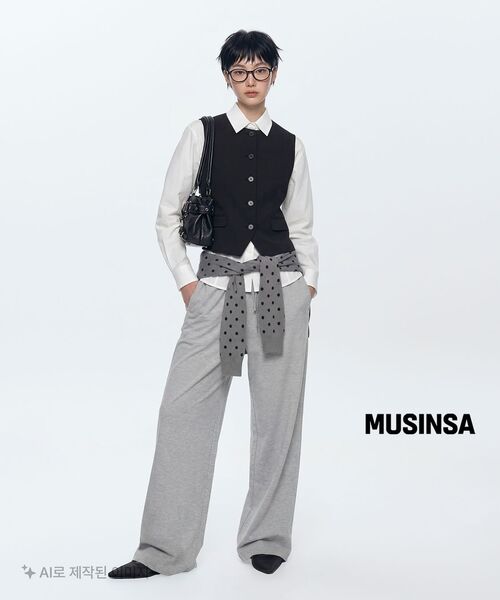MUSINSA STANDARD WOMAN（ムシンサスタンダードウーマン）の「ウィメンズラウンドネックテーラードベスト[ブラック]（ベスト・レディース・その他・SMALL/MEDIUM/LARGE/X-SMALL）」の2枚目の写真