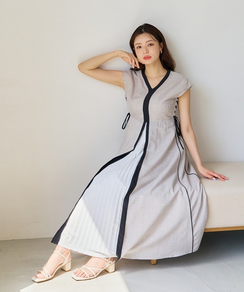 MISCH MASCH(ミッシュマッシュ)の「2026春夏新作 サイドレースアップ配色ワンピース(ワンピース・レディース・ベージュ/ブラック/ブルー・S/M)」の22枚目の写真