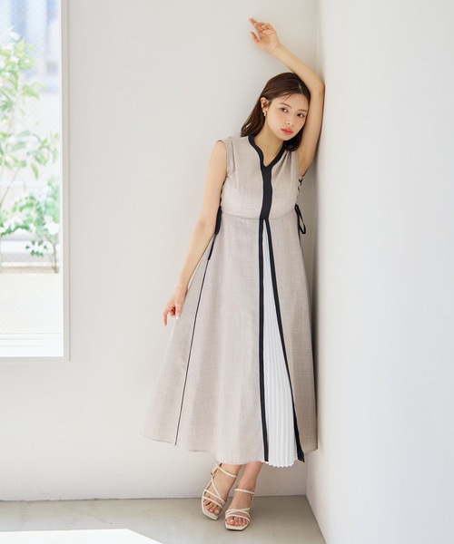 MISCH MASCH(ミッシュマッシュ)の「2026春夏新作 サイドレースアップ配色ワンピース(ワンピース・レディース・ベージュ/ブラック/ブルー・S/M)」の19枚目の写真