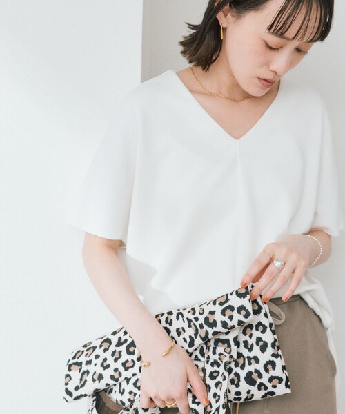 RIVE DROITE（リヴドロワ）の「【セットアップ着用可能/接触冷感】ドレーピーカットソー（Tシャツ/カットソー・レディース・オフホワイト/ブラウン/チャコールグレー・FREE）」の2枚目の写真