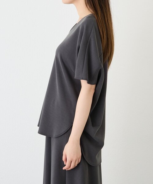RIVE DROITE(リヴドロワ)の「【セットアップ対応可能/接触冷感】ドレーピーカットソー(Tシャツ/カットソー・レディース・オフホワイト/ブラウン/チャコールグレー・FREE)」の21枚目の写真