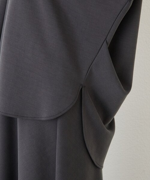 RIVE DROITE（リヴドロワ）の「【セットアップ着用可能/接触冷感】ドレーピーカットソー（Tシャツ/カットソー・レディース・オフホワイト/ブラウン/チャコールグレー・FREE）」の22枚目の写真