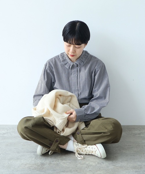 PAR ICI(パーリッシィ)の「グランジウォッシュ 衿先フリルタックブラウス(シャツ/ブラウス・レディース・ネイビー/ブルー系その他/ブルー系その他2/ホワイト・FREE)」の5枚目の写真