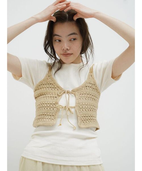 FIKA.(フィーカ)の「Crochet knit bustier(その他トップス・レディース・ベージュ/チャコール・MEDIUM)」の13枚目の写真