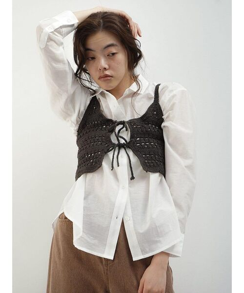 FIKA.(フィーカ)の「Crochet knit bustier(その他トップス・レディース・ベージュ/チャコール・MEDIUM)」の18枚目の写真